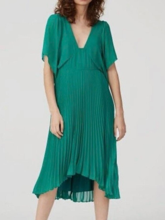 Club Monaco Dresses & Skirts - Club Monaco Zorbina Pleated High-Low Dress - Emerald Green